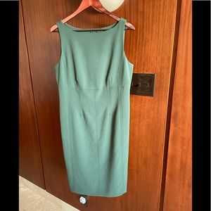 Ann Taylor NWT green sheath dress (Size 8)